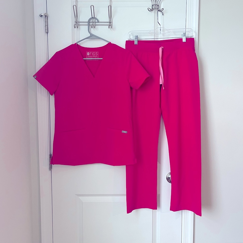 Figs Limited Edition Hot Pink Casma and Petite Livingston Scrub Set